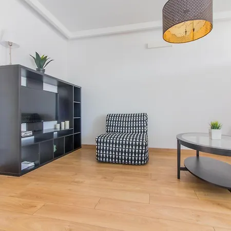 Charming And Cosy Old Town Apartment
