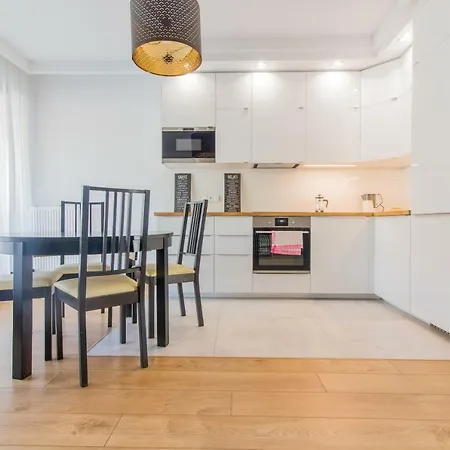 Charming And Cosy Old Town Apartment